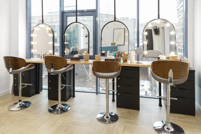 Salon fryzjerski w stylu glamour